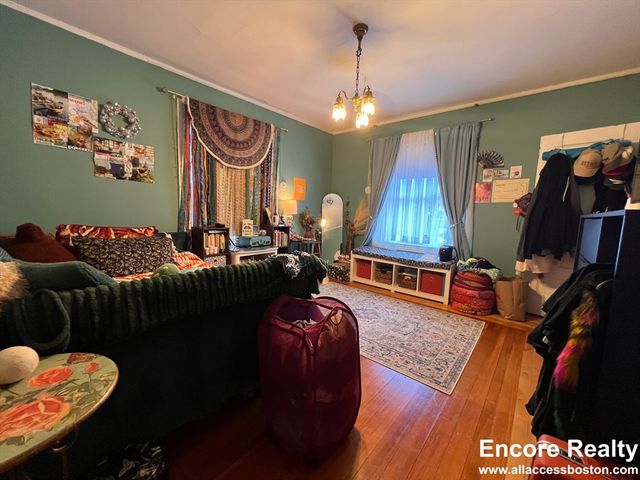 9 Kenwood St. 1, Brookline, MA 02446