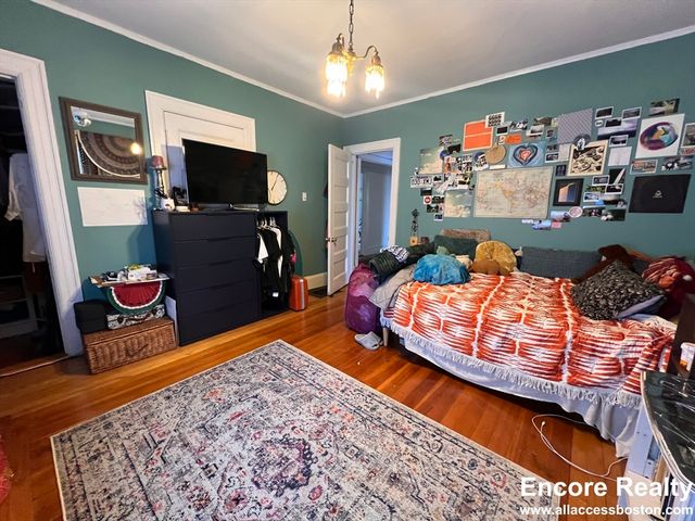 9 Kenwood St. 1, Brookline, MA 02446