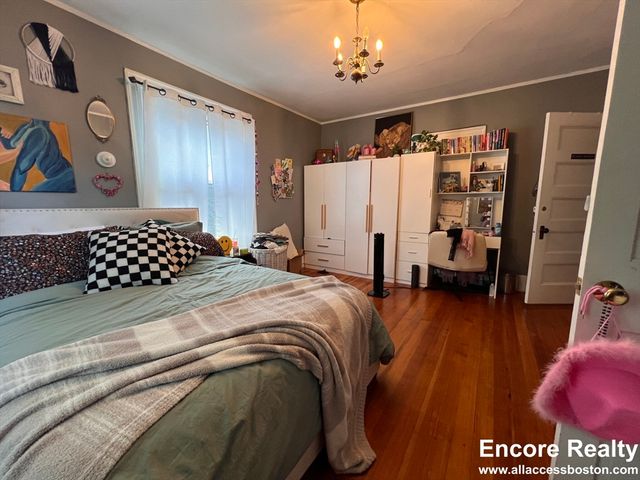9 Kenwood St. 1, Brookline, MA 02446