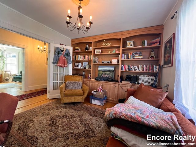 9 Kenwood St. 1, Brookline, MA 02446