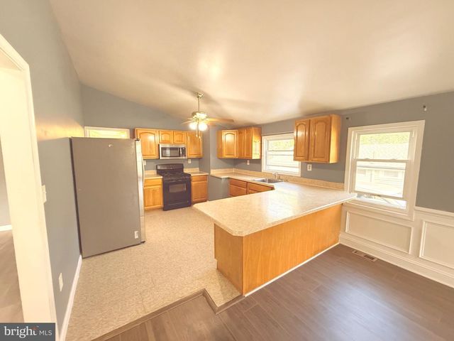 733 N LENOLA RD, Moorestown, NJ 08057