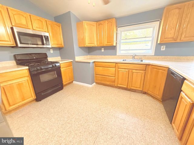 733 N LENOLA RD, Moorestown, NJ 08057