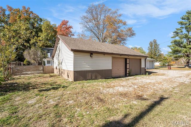 2109 S 3rd Street, Fayetteville, IL 62258