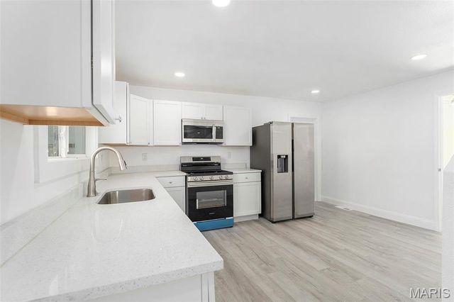 2109 S 3rd Street, Fayetteville, IL 62258