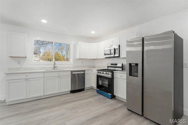 2109 S 3rd Street, Fayetteville, IL 62258