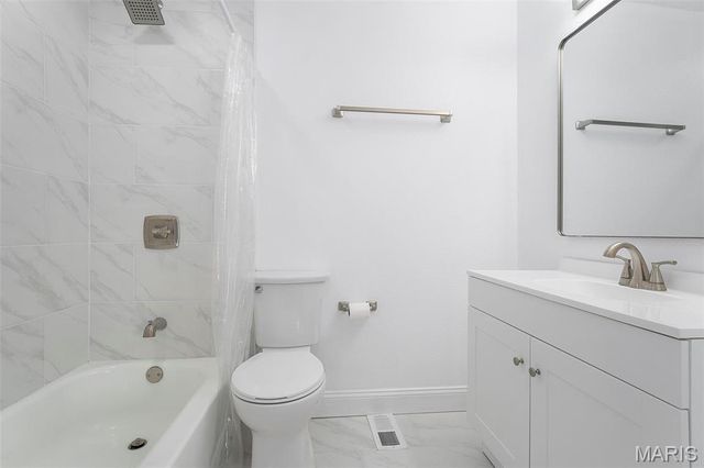 2109 S 3rd Street, Fayetteville, IL 62258