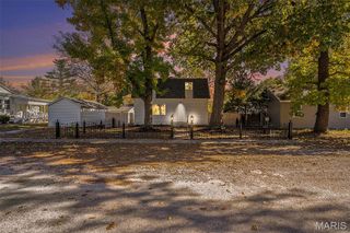 2109 S 3rd Street, Fayetteville, IL 62258