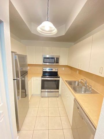 2905 Hidden Hills Road 2201, West Palm Beach, FL 33411