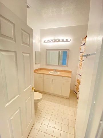 2905 Hidden Hills Road 2201, West Palm Beach, FL 33411