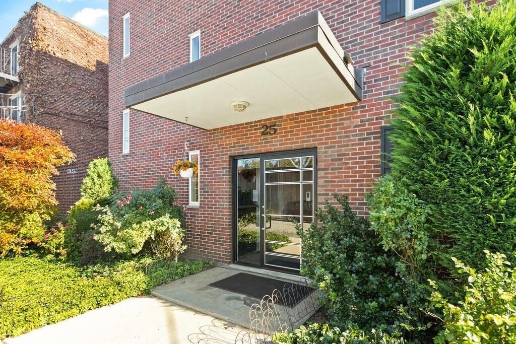 25 Homer 2-4, Cambridge, MA 02138