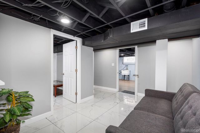 514 Beechwood Street, River Rouge, MI 48218