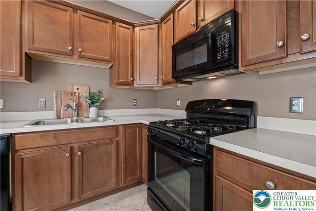 7719 Barrow Drive, Lower Macungie Twp, PA 18062