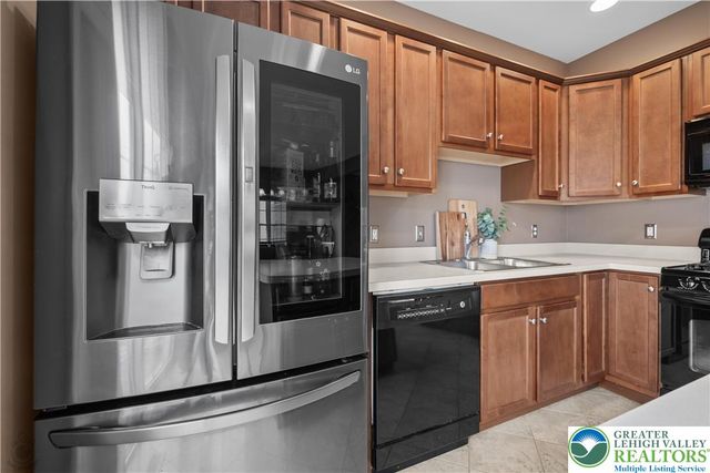 7719 Barrow Drive, Lower Macungie Twp, PA 18062