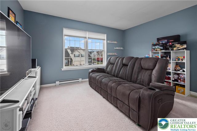 7719 Barrow Drive, Lower Macungie Twp, PA 18062