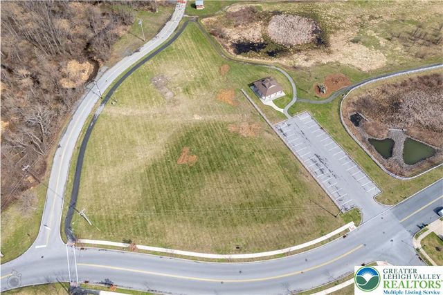 7719 Barrow Drive, Lower Macungie Twp, PA 18062