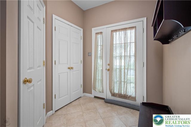 7719 Barrow Drive, Lower Macungie Twp, PA 18062