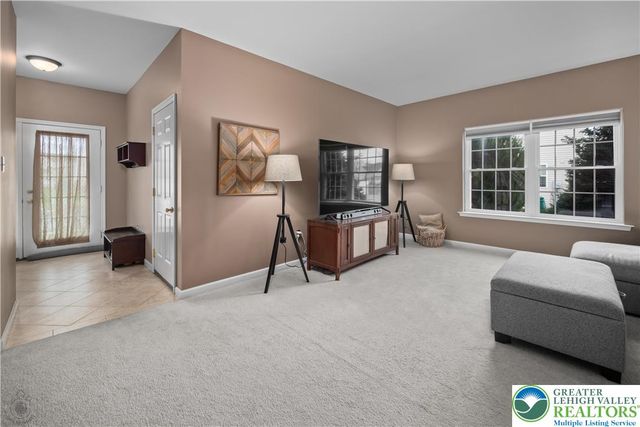 7719 Barrow Drive, Lower Macungie Twp, PA 18062