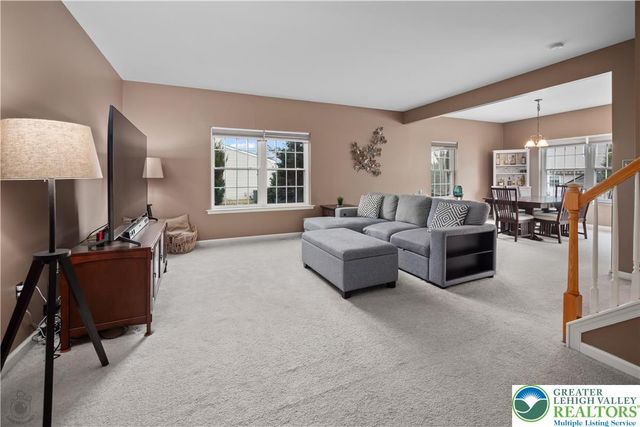 7719 Barrow Drive, Lower Macungie Twp, PA 18062