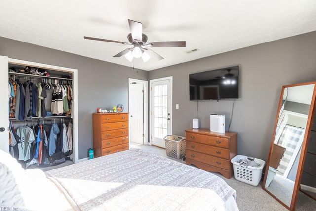 27 Dawn LN, Hampton, VA 23666