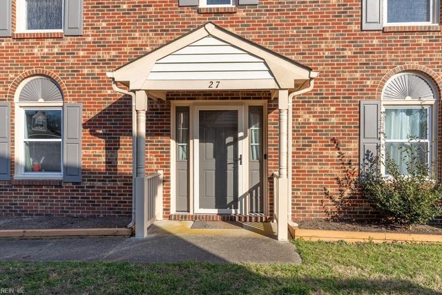 27 Dawn LN, Hampton, VA 23666