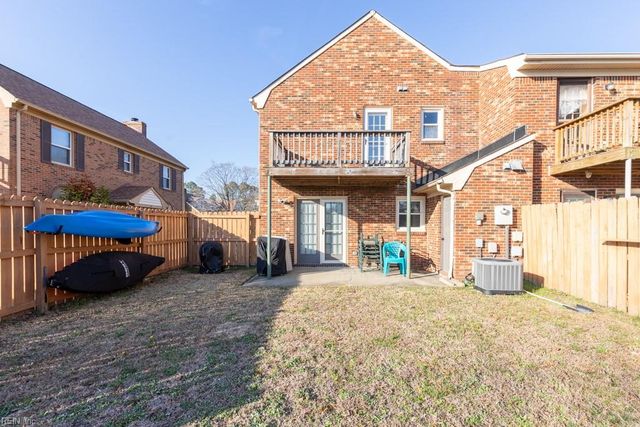 27 Dawn LN, Hampton, VA 23666