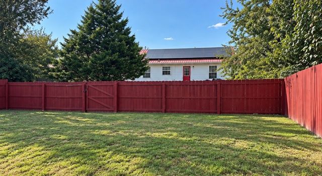 226 Cranklen Cir, Clarksville, TN 37042