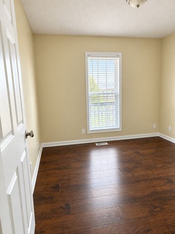 226 Cranklen Cir, Clarksville, TN 37042