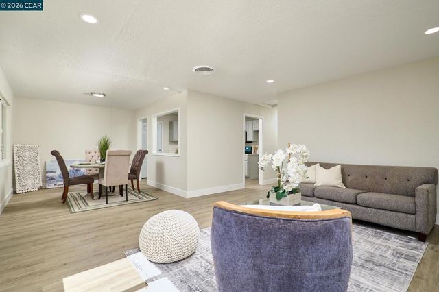 48 W Leland Rd, Pittsburg, CA 94565