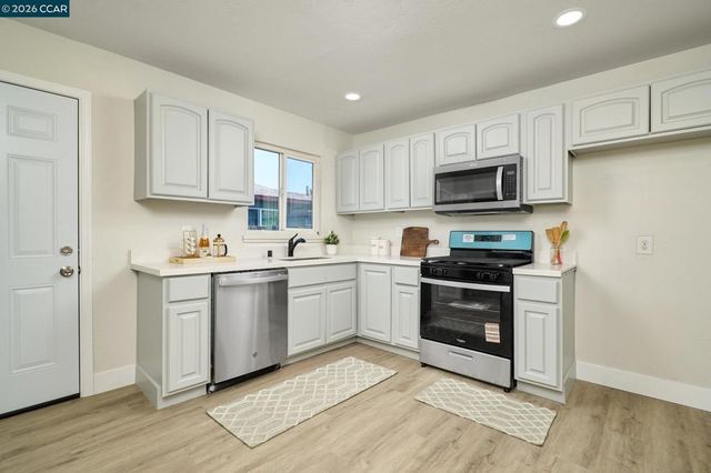 48 W Leland Rd, Pittsburg, CA 94565