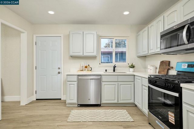 48 W Leland Rd, Pittsburg, CA 94565