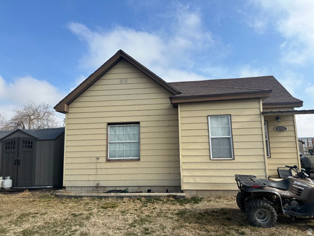 2208 S 2300 W, West Haven, UT 84401