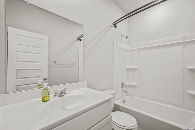 3238 Farm Oak, San Antonio, TX 78223