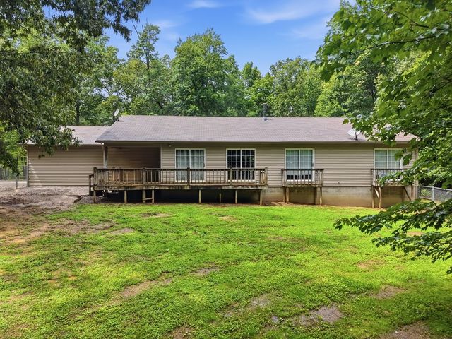 3291 Cumberland Lakes Dr, Monterey, TN 38574