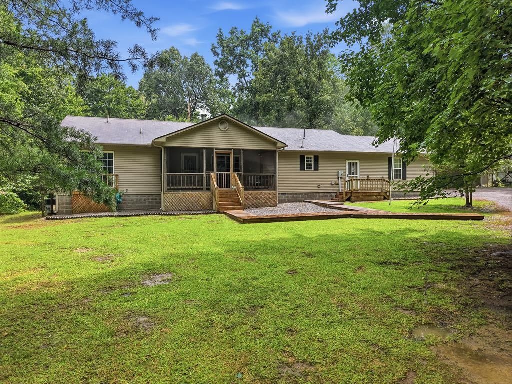 3291 Cumberland Lakes Dr, Monterey, TN 38574