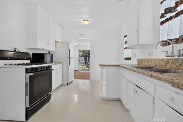 19134 Welby, Reseda, CA 91335