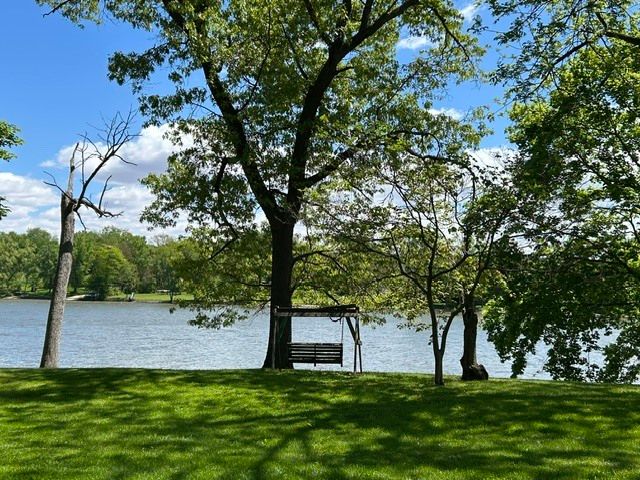 33709 S West River Road, Wilmington, IL 60481