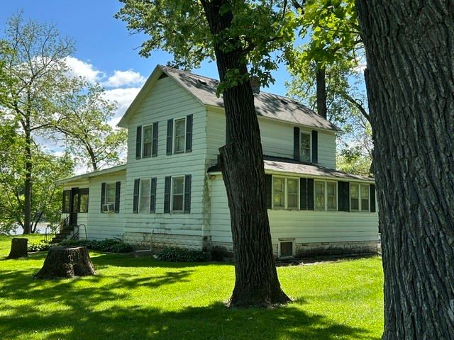 33709 S West River Road, Wilmington, IL 60481