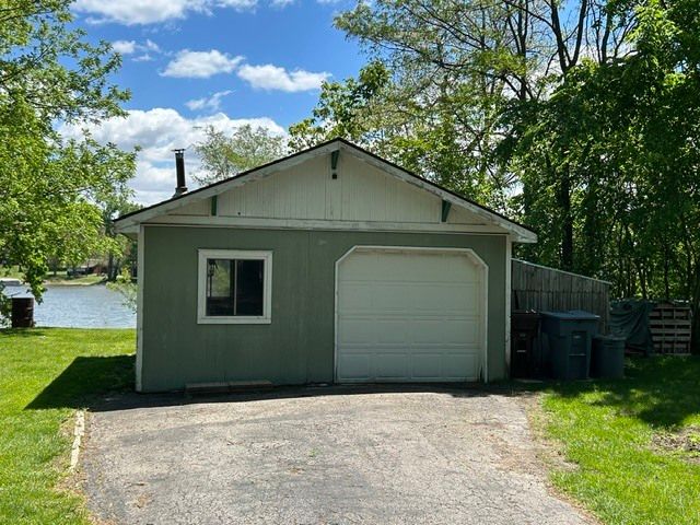 33709 S West River Road, Wilmington, IL 60481