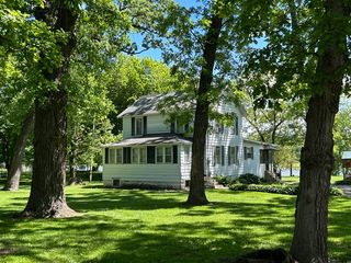 33709 S West River Road, Wilmington, IL 60481