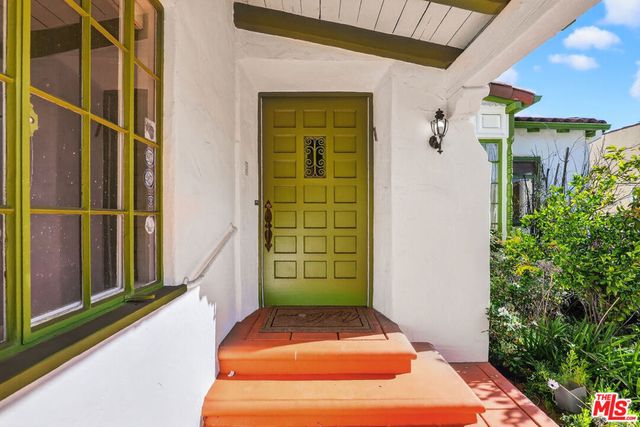 1544 S Point View Street, Los Angeles, CA 90035