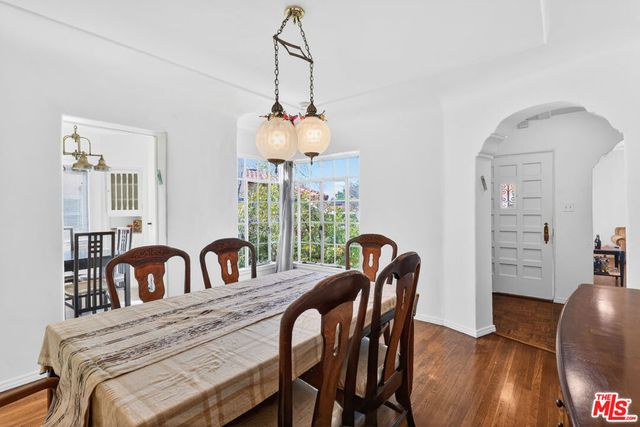 1544 S Point View Street, Los Angeles, CA 90035