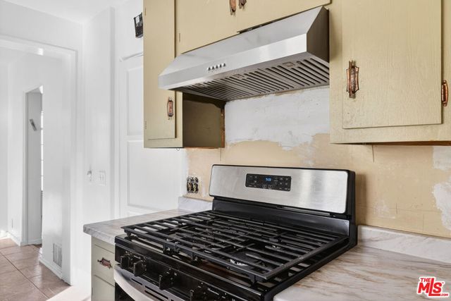 1544 S Point View Street, Los Angeles, CA 90035