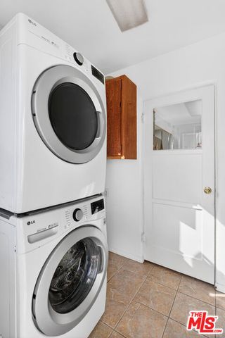 1544 S Point View Street, Los Angeles, CA 90035