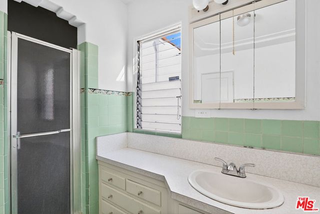 1544 S Point View Street, Los Angeles, CA 90035