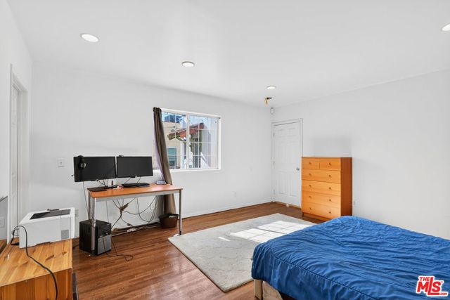 1544 S Point View Street, Los Angeles, CA 90035