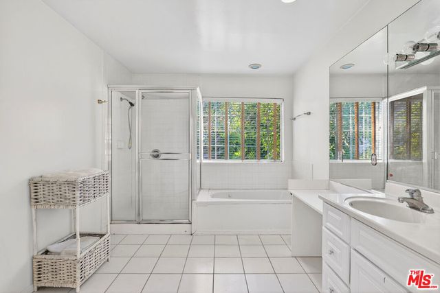 1544 S Point View Street, Los Angeles, CA 90035