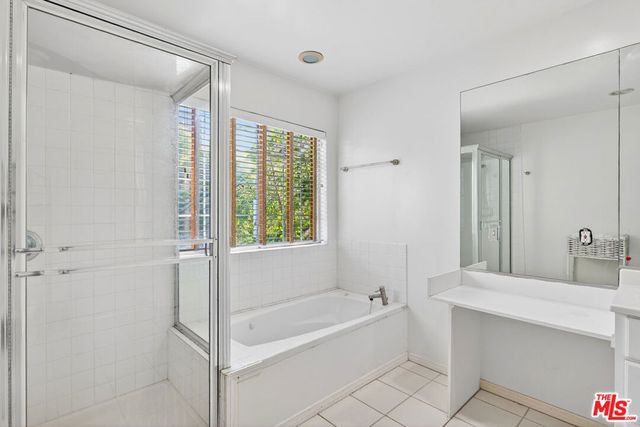 1544 S Point View Street, Los Angeles, CA 90035