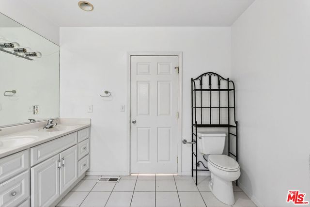 1544 S Point View Street, Los Angeles, CA 90035