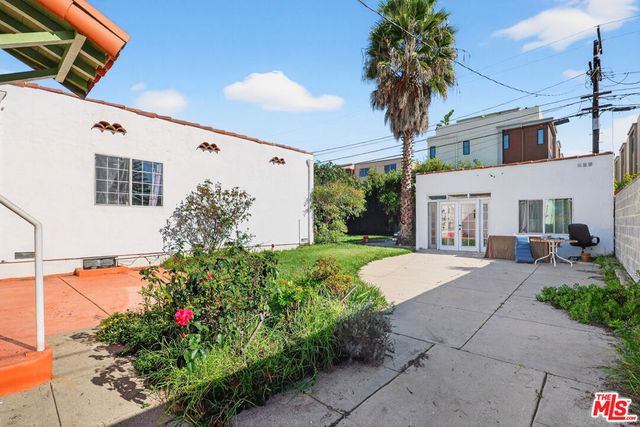1544 S Point View Street, Los Angeles, CA 90035