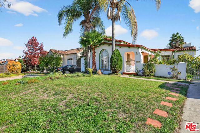 1544 S Point View Street, Los Angeles, CA 90035